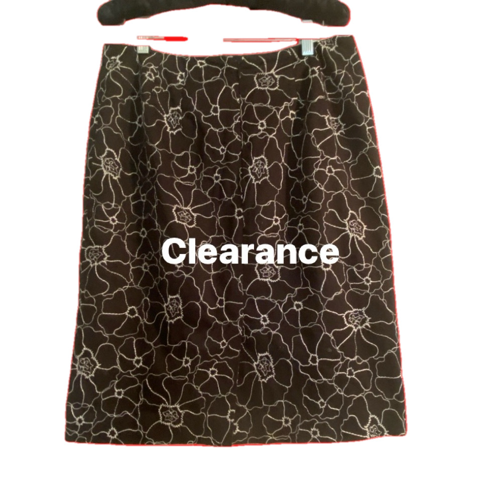 Apostrophe Stretch Skirt